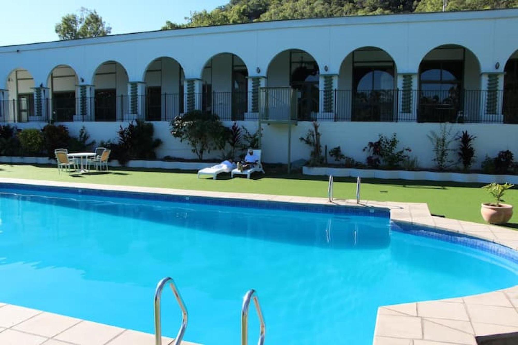 Affordable Island Escape! Queen Studio, Nelly Bay Екстер'єр фото