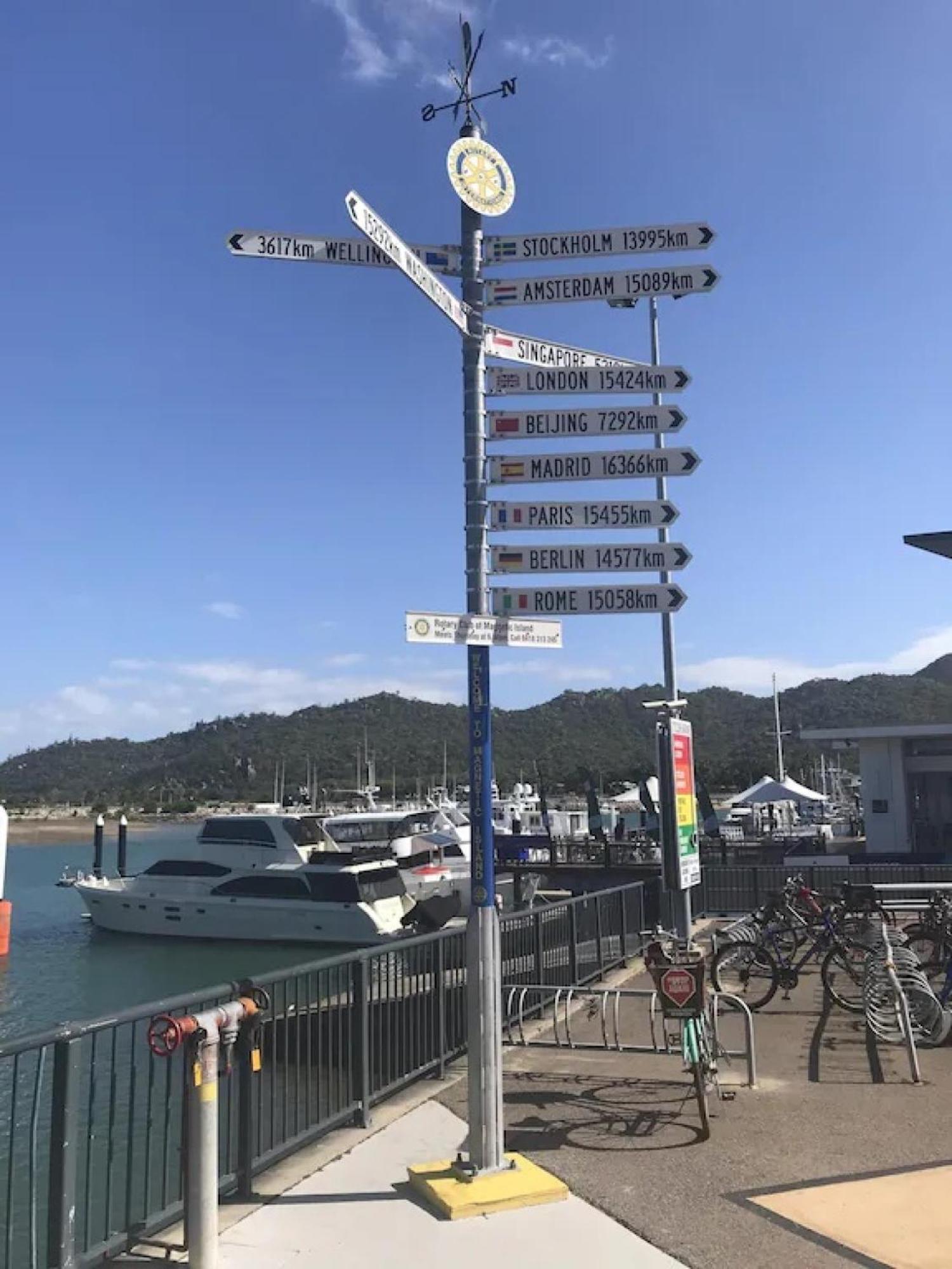 Affordable Island Escape! Queen Studio, Nelly Bay Екстер'єр фото